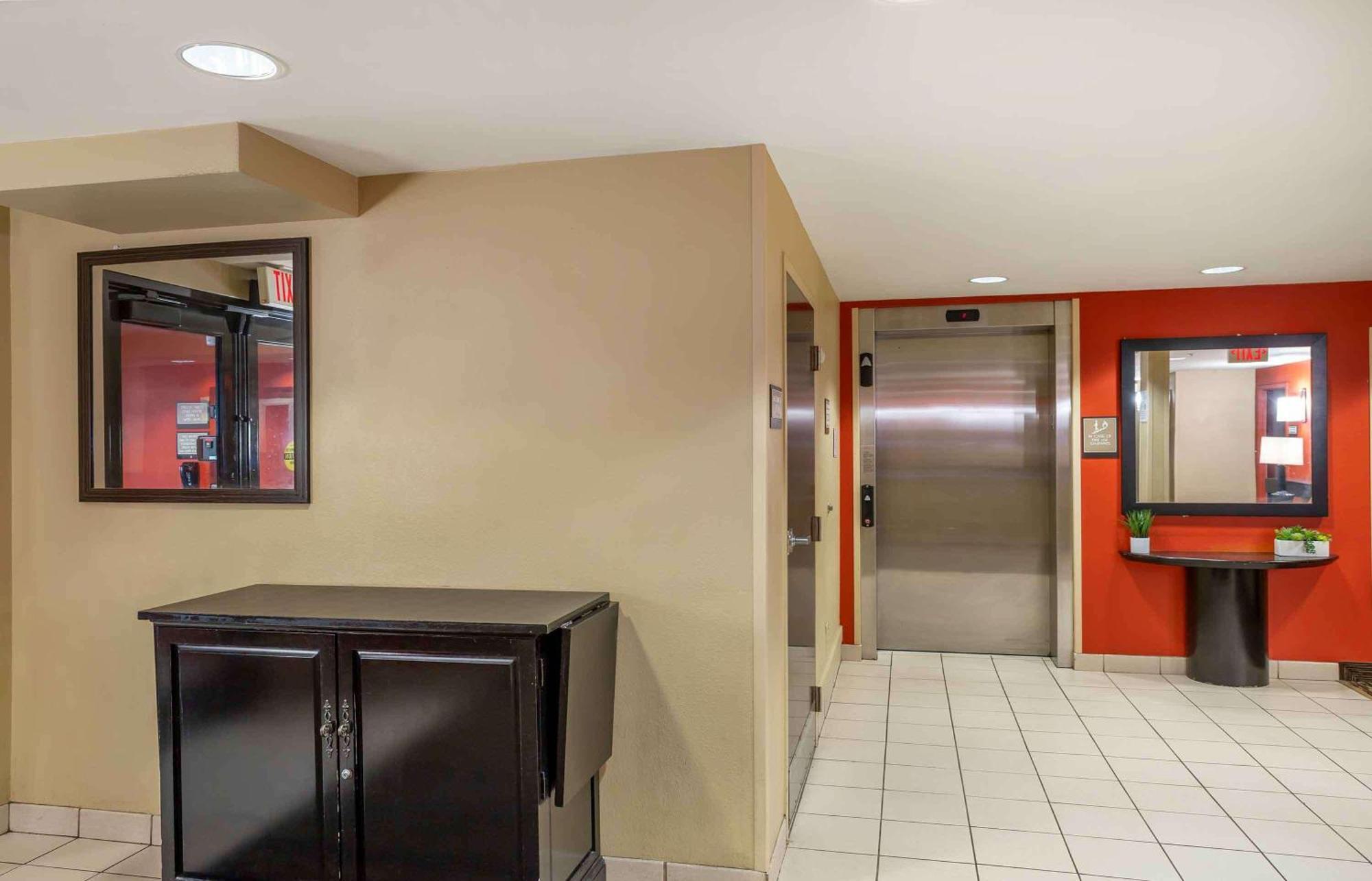 Extended Stay America Suites - Long Island - Melville Eksteriør billede
