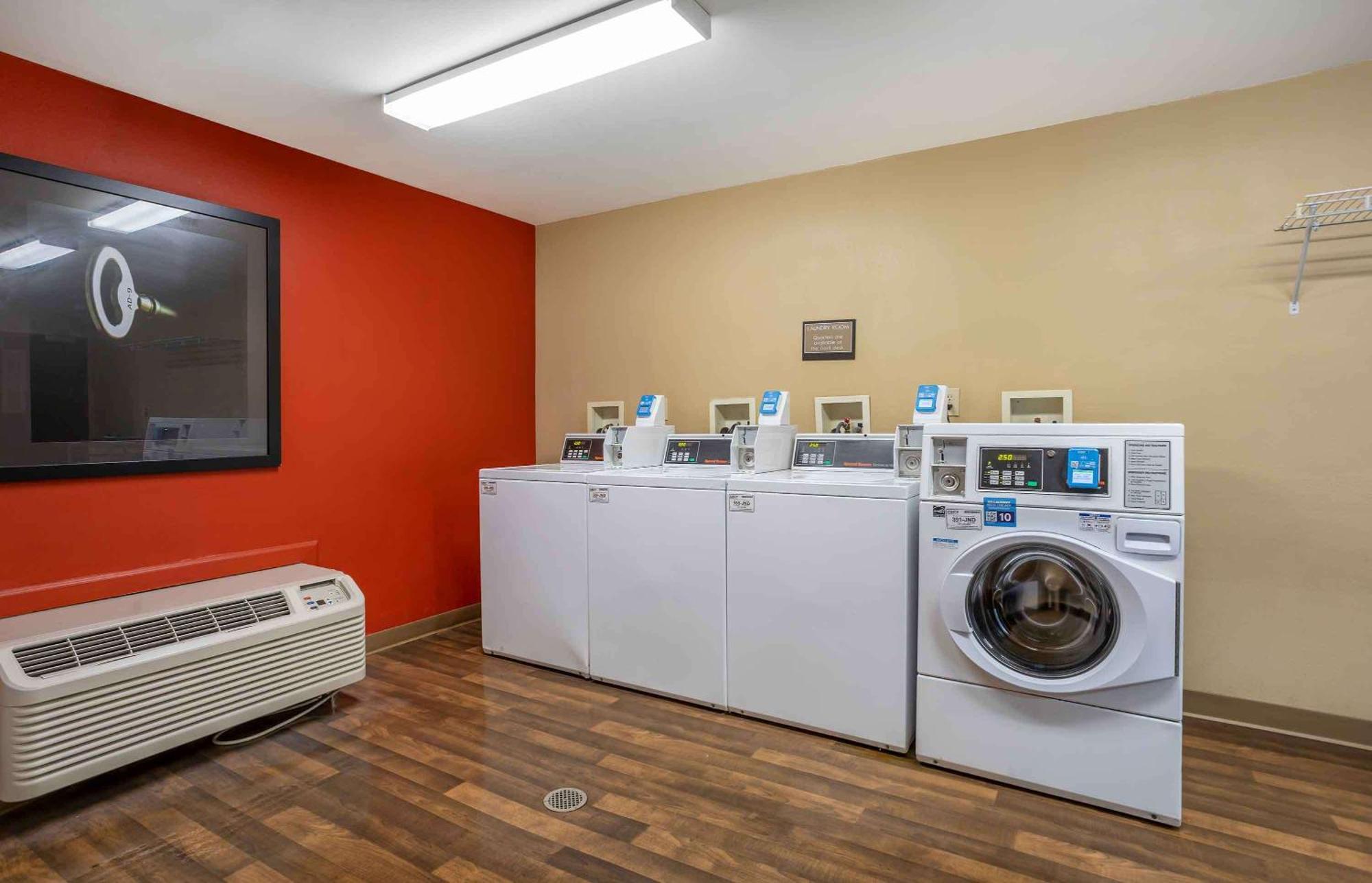 Extended Stay America Suites - Long Island - Melville Eksteriør billede