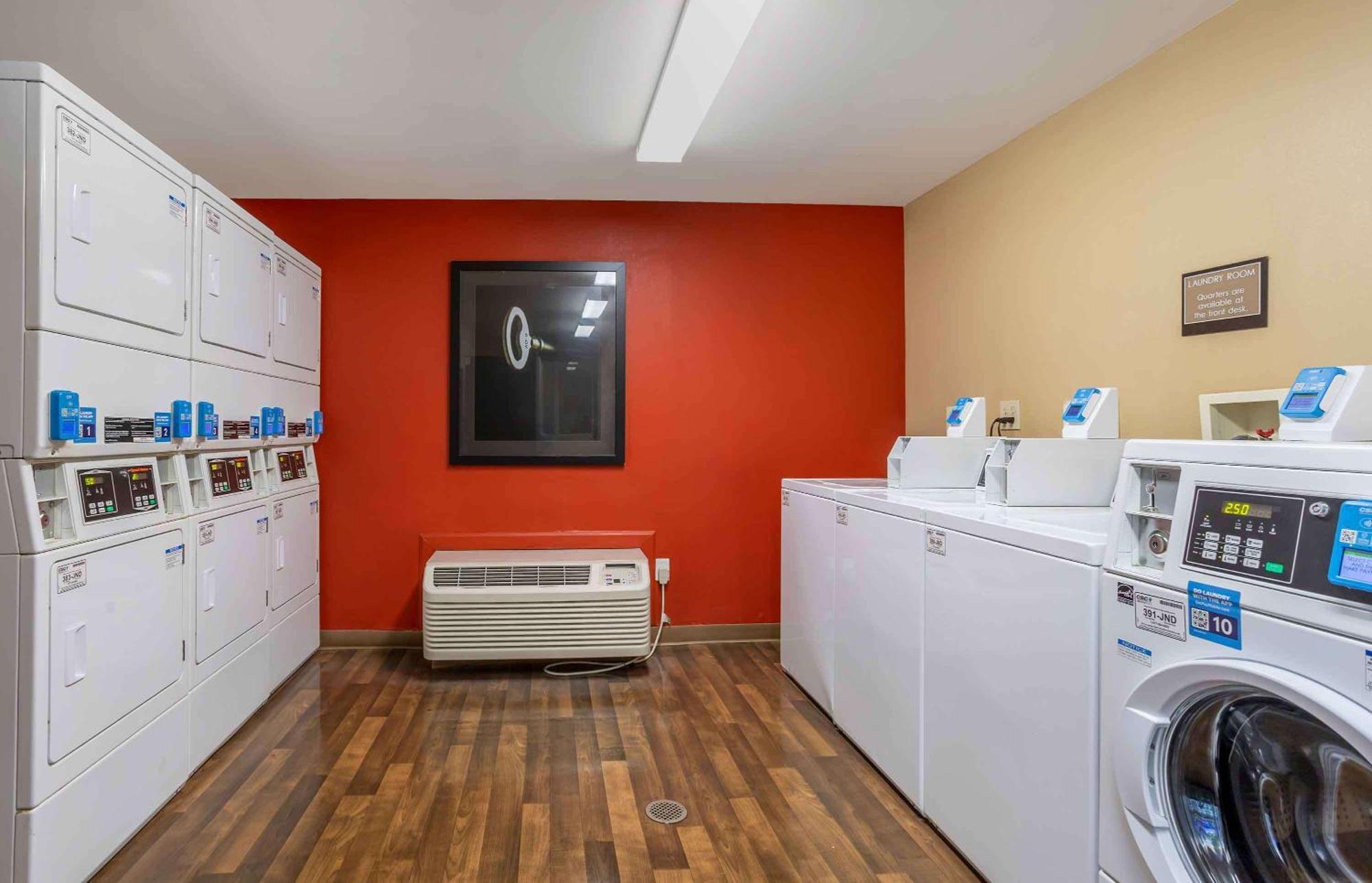 Extended Stay America Suites - Long Island - Melville Eksteriør billede