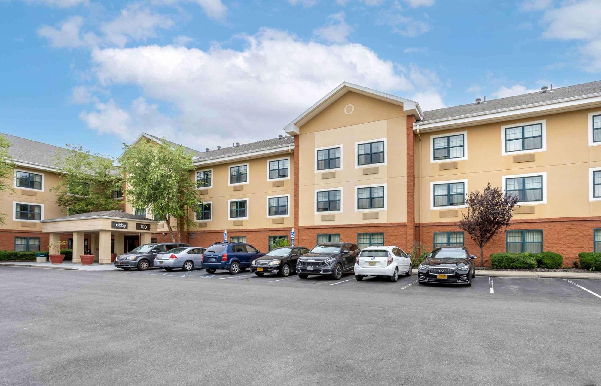 Extended Stay America Suites - Long Island - Melville Eksteriør billede
